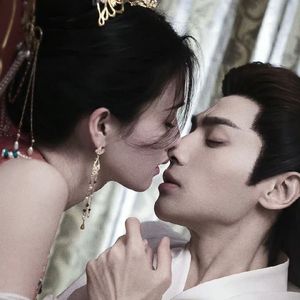 老头操逼女人突然死亡吊拔不出来
